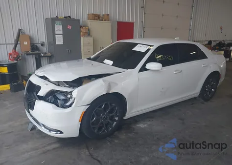 2017 Chrysler 300 300S z USA, uszkodzony, nr VIN 2C3CCAGG6HH597275